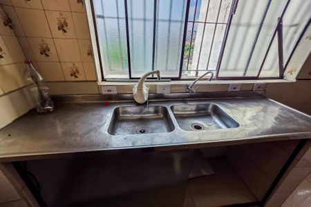 Casa à venda com 240m², 4 quartos e 2 vagas Casa à venda com 240m², 4 quartos e 2 vagasCozinha