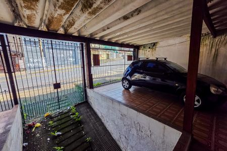 Casa à venda com 240m², 4 quartos e 2 vagas Casa à venda com 240m², 4 quartos e 2 vagasGaragem