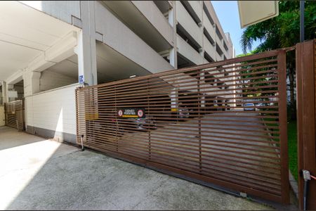 Apartamento para alugar com 42m², 2 quartos e 1 vaga Apartamento para alugar com 42m², 2 quartos e 1 vagaFachada