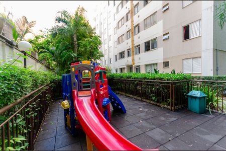 Apartamento para alugar com 42m², 2 quartos e 1 vaga Apartamento para alugar com 42m², 2 quartos e 1 vagaÁrea comum - Playground