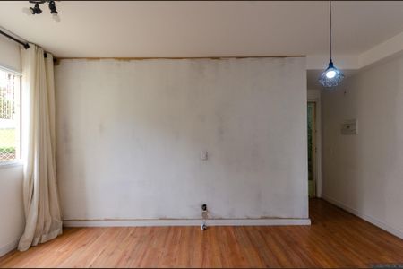 Sala de apartamento para alugar com 2 quartos, 42m² em Vila Zat, São Paulo