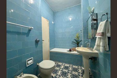 Apartamento à venda com 85m², 3 quartos e 1 vaga Apartamento à venda com 85m², 3 quartos e 1 vagaBanheiro social