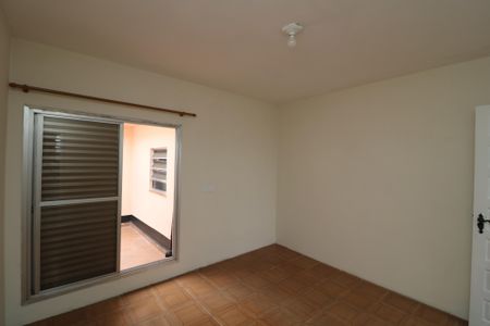 Casa à venda com 210m², 3 quartos e 2 vagasSuíte