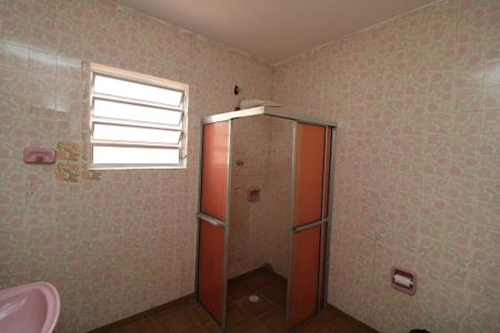 Casa à venda com 210m², 3 quartos e 2 vagasBanheiro da Suíte