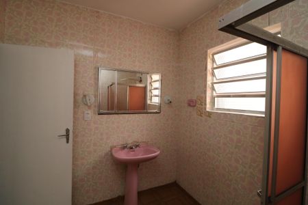 Casa à venda com 210m², 3 quartos e 2 vagasBanheiro da Suíte