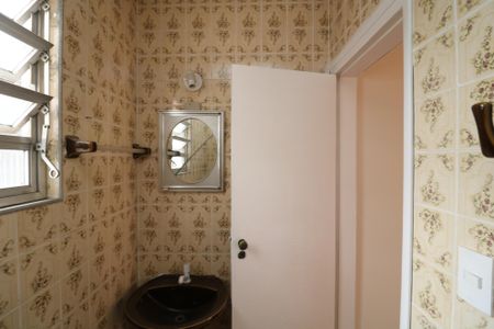 Casa à venda com 210m², 3 quartos e 2 vagasBanheiro