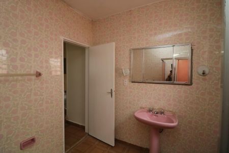 Casa à venda com 210m², 3 quartos e 2 vagasBanheiro da Suíte