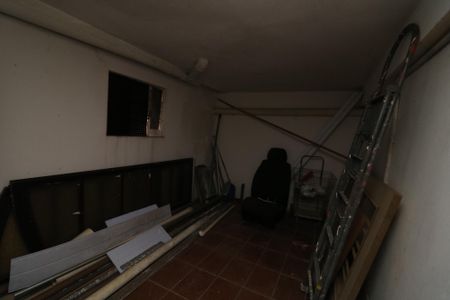 Casa à venda com 210m², 3 quartos e 2 vagasPorão