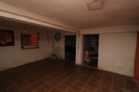 Casa à venda com 210m², 3 quartos e 2 vagasPorão
