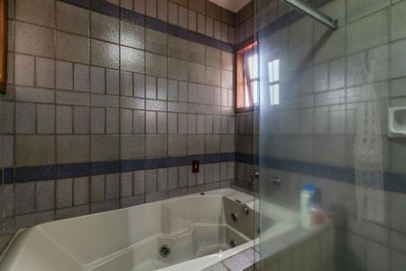 Casa para alugar com 220m², 3 quartos e 2 vagas Casa para alugar com 220m², 3 quartos e 2 vagasBanheiro Social