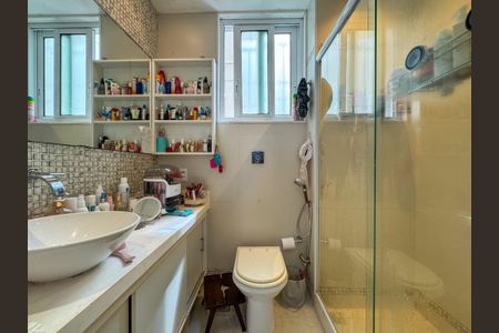 Apartamento à venda com 95m², 3 quartos e 1 vaga Apartamento à venda com 95m², 3 quartos e 1 vagaBanheiro social