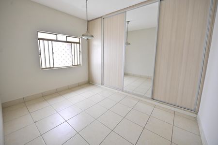Suíte de casa para alugar com 4 quartos, 620m² em Setor Marechal Rondon, Goiânia