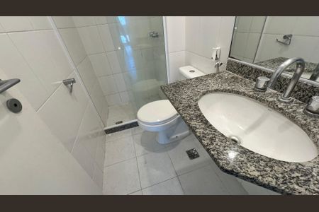 Apartamento à venda com 68m², 2 quartos e 1 vaga Apartamento à venda com 68m², 2 quartos e 1 vagaBanheiro Social