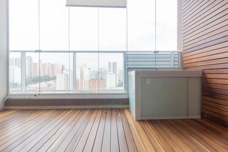 Studio para alugar com 28m², 1 quarto e 1 vaga Studio para alugar com 28m², 1 quarto e 1 vagaVaranda