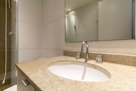 Studio para alugar com 28m², 1 quarto e 1 vaga Studio para alugar com 28m², 1 quarto e 1 vagaBanheiro