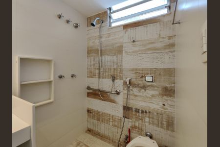 Apartamento para alugar com 90m², 3 quartos e 1 vaga Apartamento para alugar com 90m², 3 quartos e 1 vagaBanheiro da Suíte