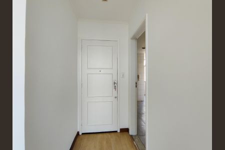 Apartamento para alugar com 90m², 3 quartos e 1 vaga Apartamento para alugar com 90m², 3 quartos e 1 vagaEntrada