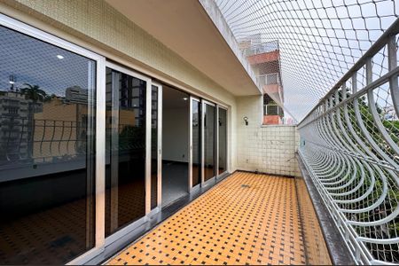 Apartamento para alugar com 342m², 3 quartos e 1 vaga Apartamento para alugar com 342m², 3 quartos e 1 vagaVaranda