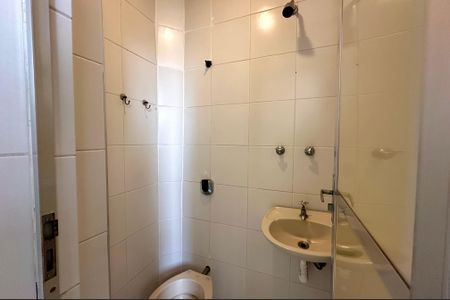 Apartamento para alugar com 342m², 3 quartos e 1 vaga Apartamento para alugar com 342m², 3 quartos e 1 vagaBanheiro de Serviço