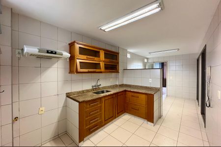 Apartamento para alugar com 342m², 3 quartos e 1 vaga Apartamento para alugar com 342m², 3 quartos e 1 vagaCozinha