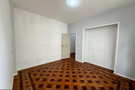 Apartamento para alugar com 342m², 3 quartos e 1 vaga Apartamento para alugar com 342m², 3 quartos e 1 vagaQuarto 2