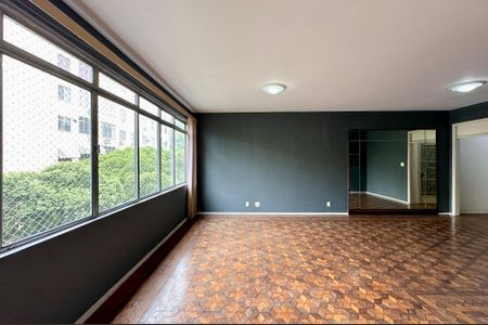 Apartamento para alugar com 342m², 3 quartos e 1 vaga Apartamento para alugar com 342m², 3 quartos e 1 vagaSala