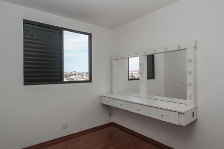 Quarto 1 de apartamento à venda com 3 quartos, 80m² em Floramar, Belo Horizonte