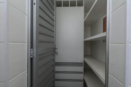 Apartamento à venda com 80m², 3 quartos e 2 vagas Apartamento à venda com 80m², 3 quartos e 2 vagasDispensa