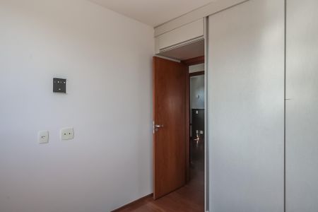 Apartamento à venda com 80m², 3 quartos e 2 vagas Apartamento à venda com 80m², 3 quartos e 2 vagasQuarto 2
