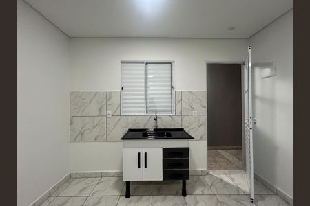 Cozinha de casa de condomínio para alugar com 1 quarto, 30m² em Vila Nina, São Paulo