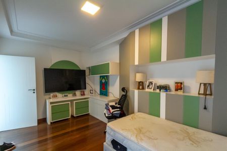 Casa de condomínio à venda com 725m², 5 quartos e 7 vagasSuíte 3