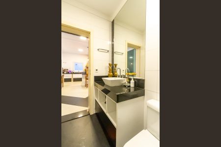 Casa de condomínio à venda com 725m², 5 quartos e 7 vagasBanheiro 