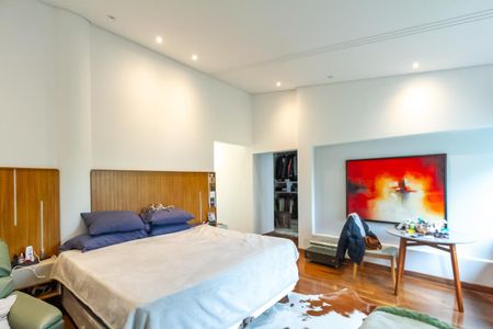 Casa de condomínio à venda com 725m², 5 quartos e 7 vagasSuíte 2