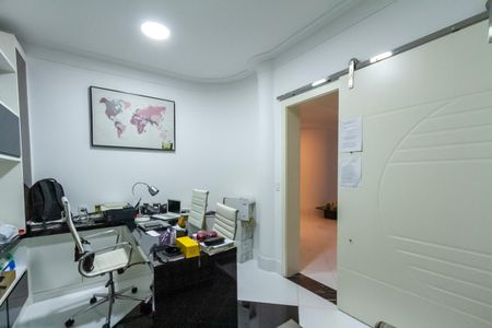 Casa de condomínio à venda com 725m², 5 quartos e 7 vagasEscritório