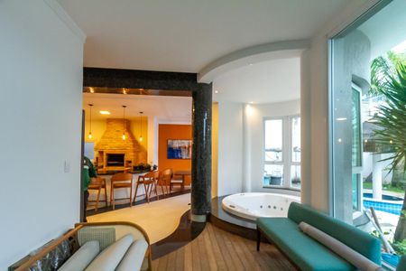 Casa de condomínio à venda com 725m², 5 quartos e 7 vagasSpa