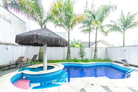 Casa de condomínio à venda com 725m², 5 quartos e 7 vagasPiscina