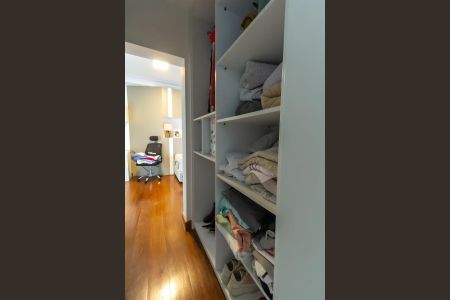 Casa de condomínio à venda com 725m², 5 quartos e 7 vagasCloset da Suíte 3