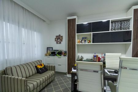 Casa de condomínio à venda com 725m², 5 quartos e 7 vagasEscritório