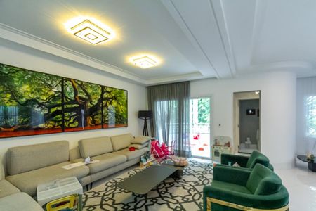 Casa de condomínio à venda com 725m², 5 quartos e 7 vagasSala