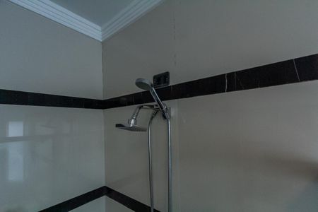 Casa de condomínio à venda com 725m², 5 quartos e 7 vagasBanheiro da Suíte 2