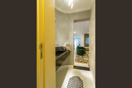 Casa de condomínio à venda com 725m², 5 quartos e 7 vagasLavabo