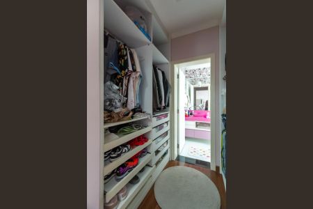 Casa de condomínio à venda com 725m², 5 quartos e 7 vagasCloset da Suíte 1