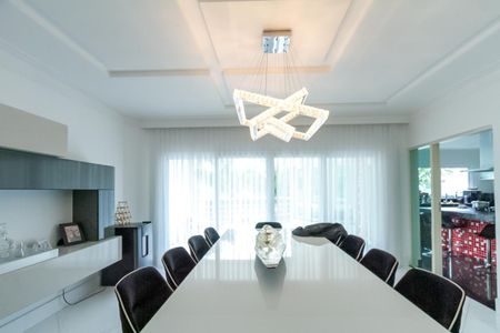 Casa de condomínio à venda com 725m², 5 quartos e 7 vagasSala de Jantar