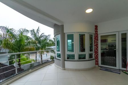 Casa de condomínio à venda com 725m², 5 quartos e 7 vagasVaranda da Cozinha