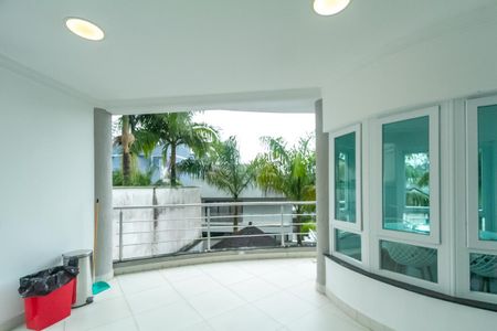 Casa de condomínio à venda com 725m², 5 quartos e 7 vagasVista da Sala de Jantar