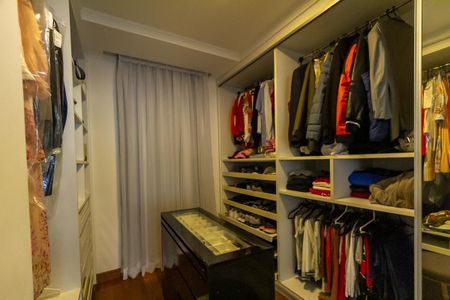 Casa de condomínio à venda com 725m², 5 quartos e 7 vagasCloset da Suíte 2