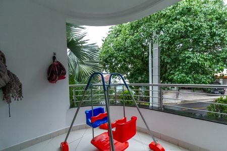 Casa de condomínio à venda com 725m², 5 quartos e 7 vagasVaranda da Sala