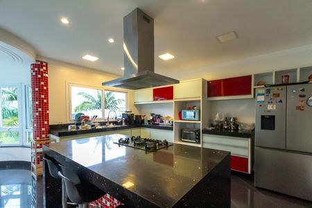 Casa de condomínio à venda com 725m², 5 quartos e 7 vagasCozinha