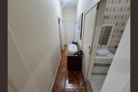 Apartamento à venda com 83m², 3 quartos e sem vaga Apartamento à venda com 83m², 3 quartos e sem vagaCorredor