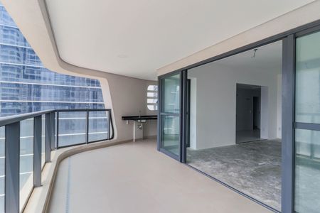 Apartamento à venda com 134m², 3 quartos e 2 vagasVaranda